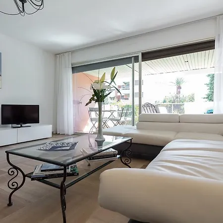 Les Jardins Du Cap Apartmán