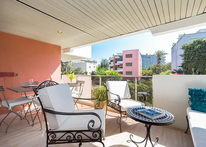 Les Jardins Du Cap Apartment